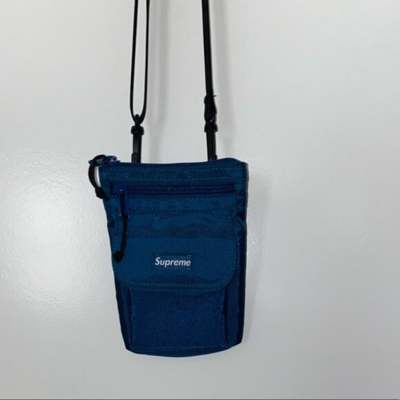 Supreme - Picture 4 of 8